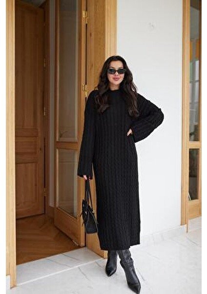 BİSİKLET YAKA SAÇ ÖRGÜLÜ TRİKO ELBİSE